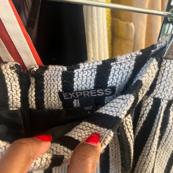 Express - Striped Skirt - Size 6 - Picture 2 of 2